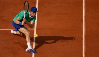 Pronostico Sinner-Djokovic: a Parigi l’azzurro è favorito per centrare la finale